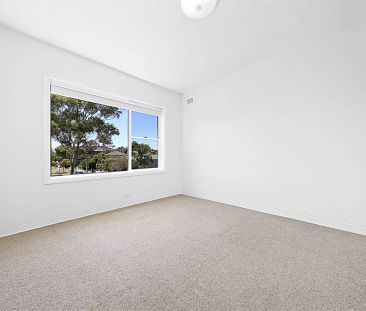 Apartment with 2 bedrooms & 1 bathroom - Photo 3