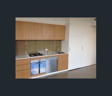 Modern 1 Bedroom Apartment - Photo 3