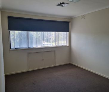 IMMACULATE TOWNHOUSE - Photo 1