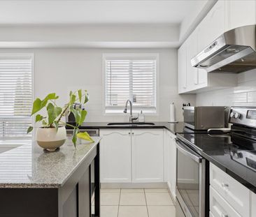 For Lease - 50 Spraggins Lane, Ajax, Ontario - Photo 5