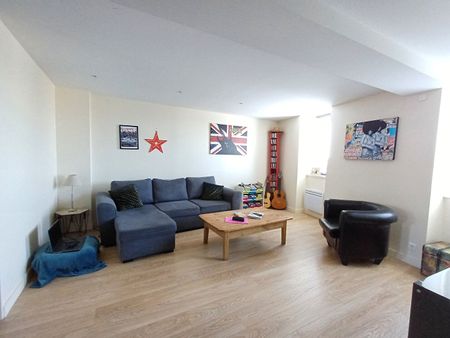 Location Appartement 2 pièces 72m² PLOERMEL 56800 - Photo 2