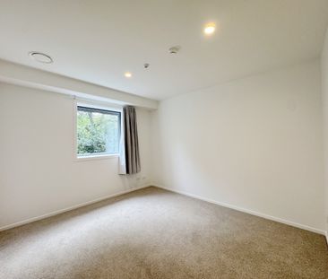 Be First to Live Here! Freshly Renovated 3 Bedroom Apartment - Photo 5