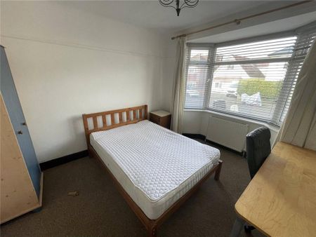 5 bedroom bungalow to rent - Photo 2