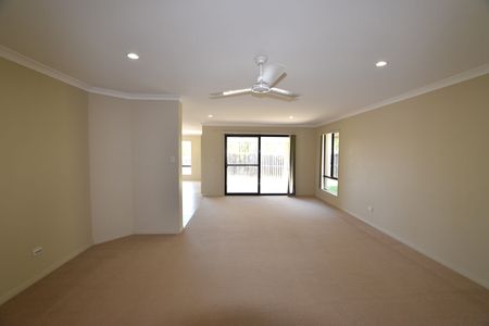 :: LIVE IN STYLE.. AT THIS SOUGHT AFTER ADDRESS - Photo 2