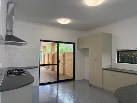 South Perth - Photo 4