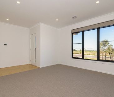 Attractive Home With Great Features - Photo 3