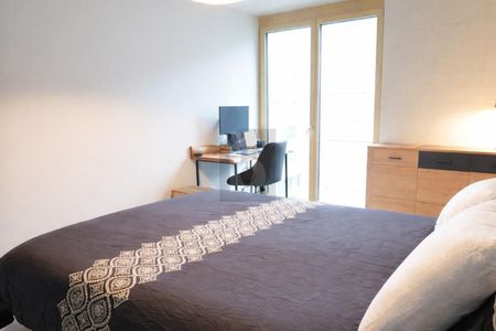 SUNNY, FUNCTIONAL AND IDEALLY LOCATED - Photo 2