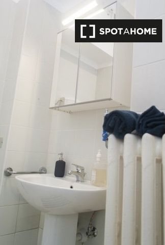 turin, Piedmont 10143 - Photo 5