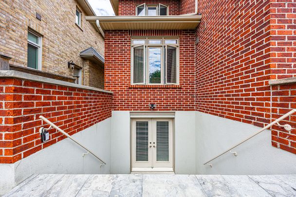 Maison unifamiliale détachée à louer à Toronto - Photo 1