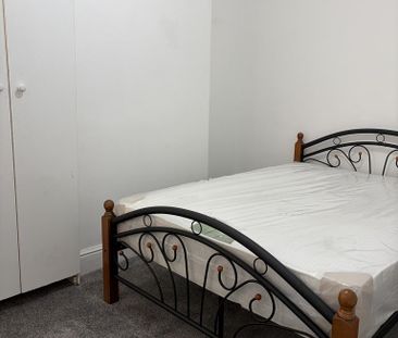 4 bedroom terraced house to rent - Photo 6