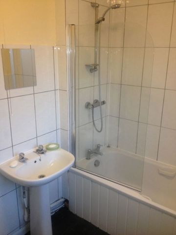 111 Storer Road - Former 6 Bed House now huge 4 bed student homeLoughborough - Photo 4