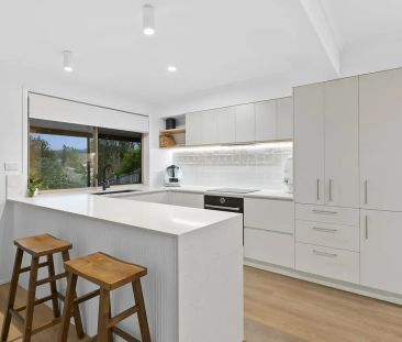 Fully Renovated Contemporary Townhome! - Photo 6