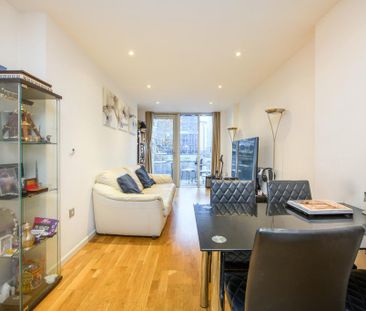 2 bedroom flat to rent - Photo 2