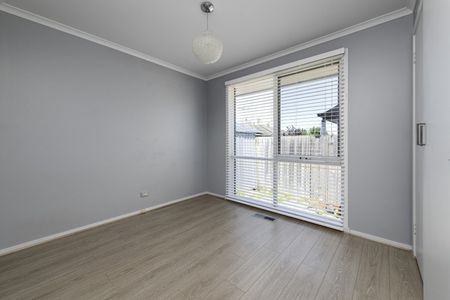 Modern 2 bedroom Unit- Perfect for couples or small families - Photo 2