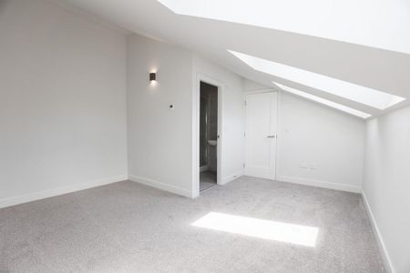3 bedroom semi-detached house to rent - Photo 4