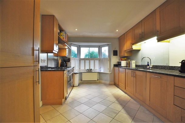 3 bedroom semi-detached house to rent - Photo 1