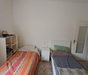 Stanza in appartamento di 90 m² a Bologna - Photo 2