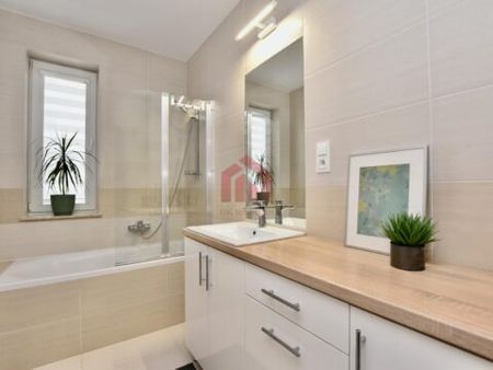 3-pok mieszkanie z miejscem w garażu i komórką - Photo 5