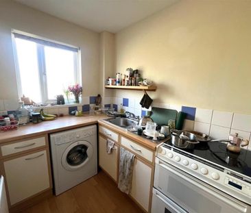 Shannon Road Stubbington Fareham, Hampshire PO14 3RS - Photo 3