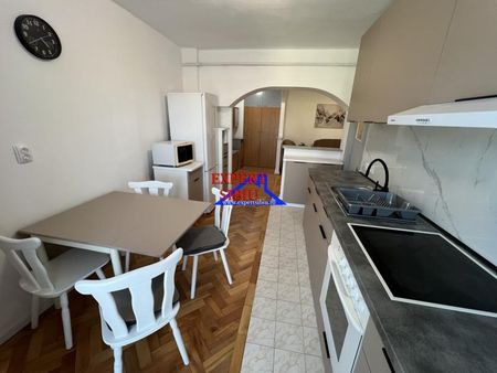 INCHIRIEZ apartament 3 camere decomandat, zona Parc Sub Arini - Photo 5