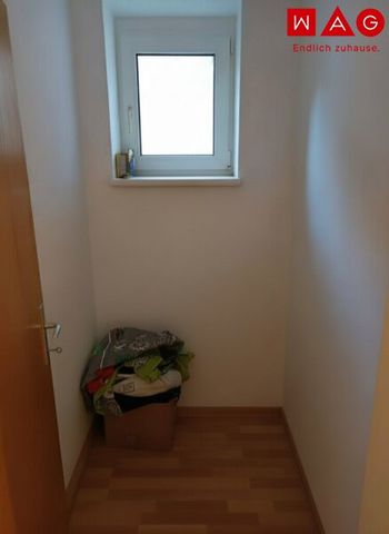 Hier wird hoher Wohnkomfort in ländlicher Gegend geboten! Hell und freundlich mit sonniger Loggia, viel Stauraum und kostenlosem Parkplatz direkt vor der Türe! - Foto 4