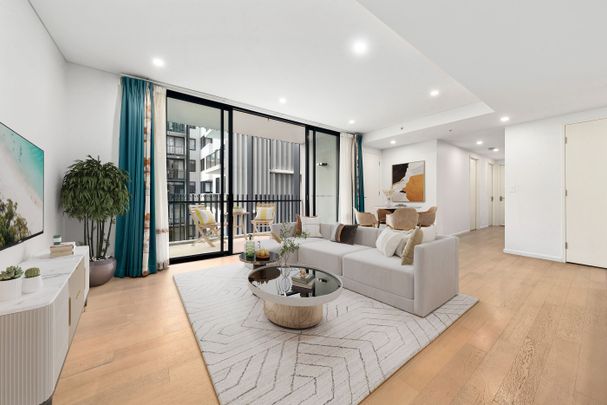 Generous Designer Living with Study in the Heart of Green Square - Photo 1