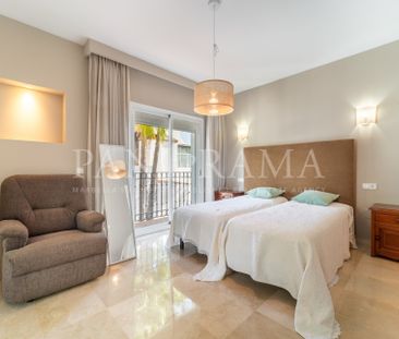 Beautiful town house within walking distance to Puente Romano - Photo 5