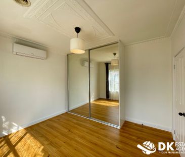 Charming Home in Sunshine West - Photo 5