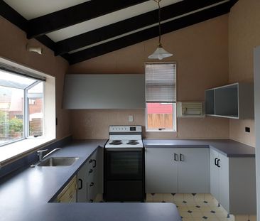 Great Family Home in Maungaraki - Photo 4