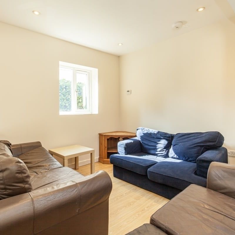 Valentia Road, Headington - Photo 1