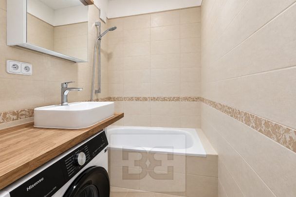 Pronájem bytu 1+kk 29 m² - Photo 1