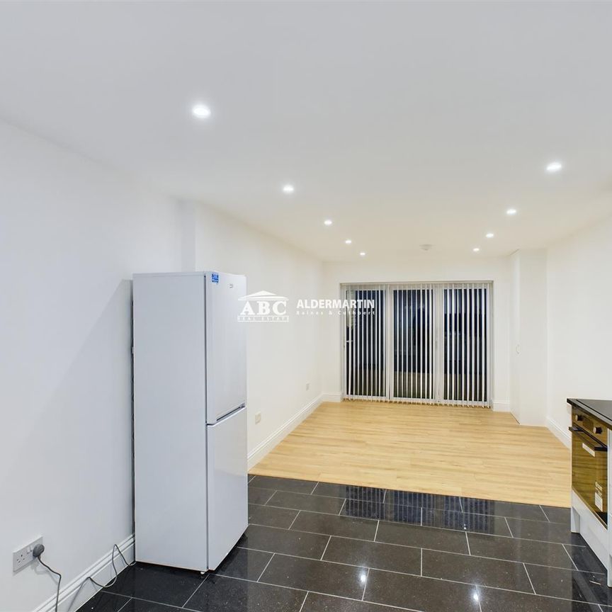 Green Lane, NW4 2AG, London - Photo 1