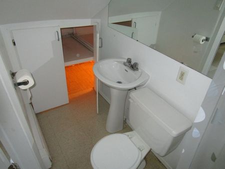 Cité des Jeunes (2 1/2) - Photo 5