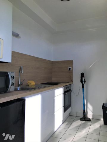 Type 1 / Studio meublé DOUTRE - Photo 3