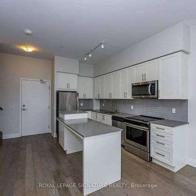 Burnhamthorpe/Confederation Stunning 3Bdrm Twnhouse Open Concept Den - Photo 1