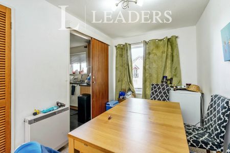 2 bedroom apartment to rent Bayton Court, Velyn Avenue, Chichester, PO19 - Photo 5