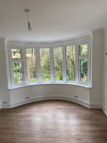 4 Bed Detached House, Shaftesbury Avenue, SO17 - Photo 2