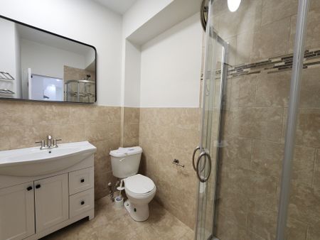 For Lease - 998 Bloor Street Unit# 3, Toronto, Ontario - Photo 3