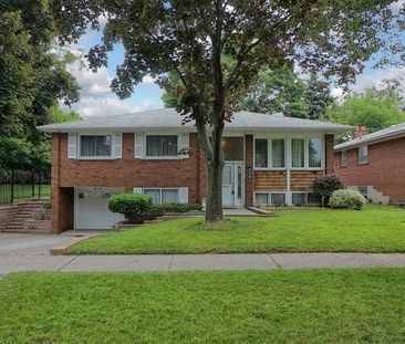 For Lease - 115 Poynter Drive Unit# Main, Toronto, Ontario - Photo 1