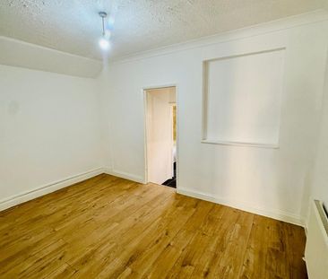 2 Bed Detached House, Huddlestone Road, E7 - Photo 2