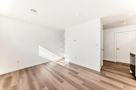 11111 - 11113 51 Street — 11115 BSMT - Photo 2
