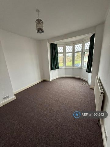 3 bedroom semi-detached house to rent - Photo 3