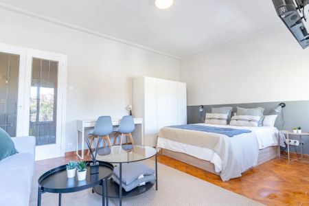 Plaça dAlfons el Savi, Barcelona, Catalonia 08025 - Photo 4