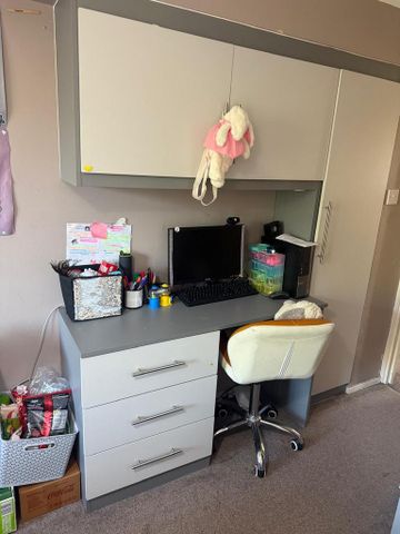 3 bedroom flat to rent - Photo 4