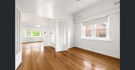 STUNNING TOP FLOOR IN A TOP CLASS LOCALE - Photo 5