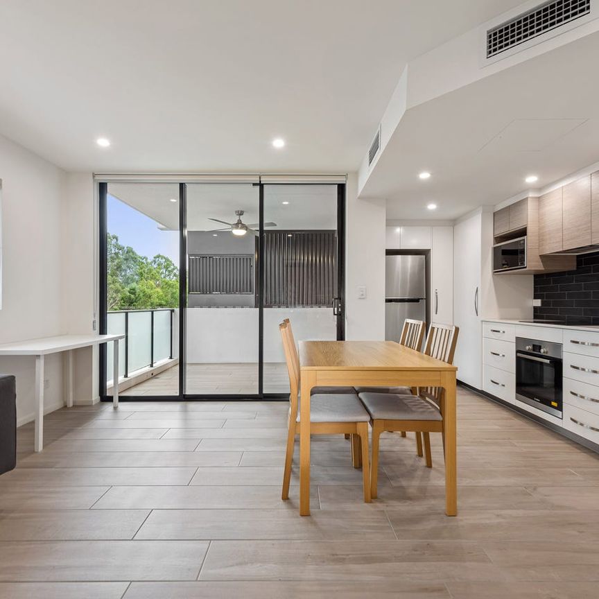 Spacious 2Bedroom 2 Bathroom Home with Amazing BBQ & Swimming Facilities - Photo 1