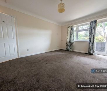 3 bedroom flat to rent - Photo 1