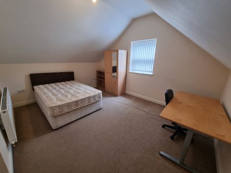 2 Bed Student Accommodation - Photo 4