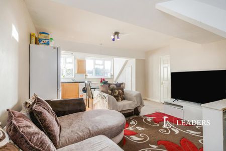 2 bedroom flat to rent - Photo 3
