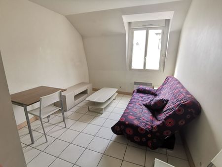 STUDIO BOURGES - 20 M² - Photo 2